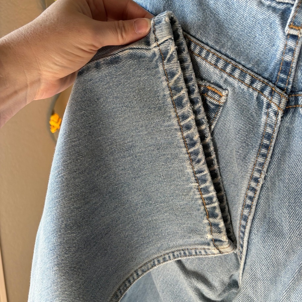 Vintage 90s Levi's 560 Loose Fit Straight Leg Jeans • Light Wash, Size 12 - Picture 8 of 12
